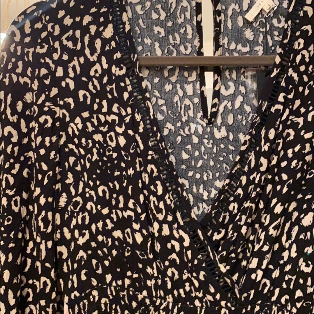 Patterned Romper - Picture 2 of 3